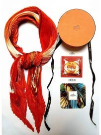 1002-Khăn lụa-HERMES Smile in Third Millenary pleated scarf