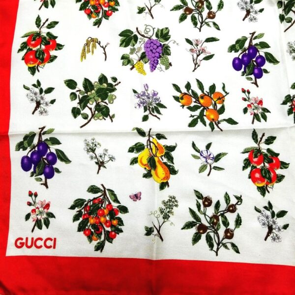 1016-Khăn lụa vuông-Gucci Fruit Pattern Vintage Scarf 67cm x 67cm-Khá mới2