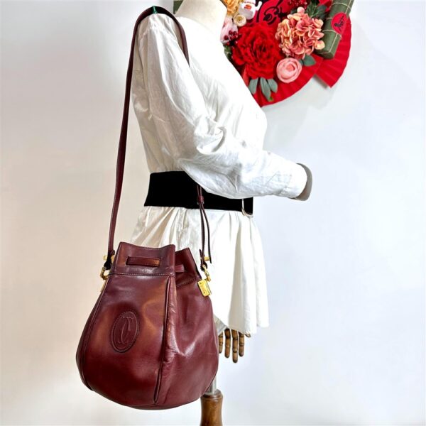 1386-Túi đeo vai-CARTIER Red Must de Cartier Leather bucket bag2
