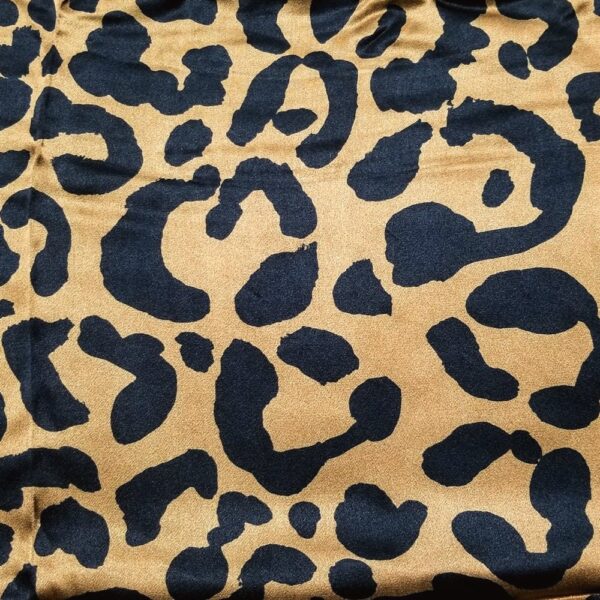 1090-Khăn lụa vuông-ALMA leopard pattern silk scarf (~95cm x 95cm)2