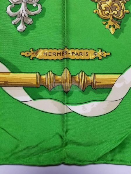 1046-Khăn lụa-HERMES Ferronnerie green back ground scarf (~88cm x 88cm)3