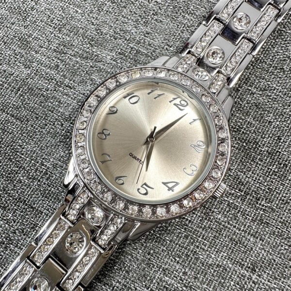 2070-Đồng hồ nữ-women’s watch3