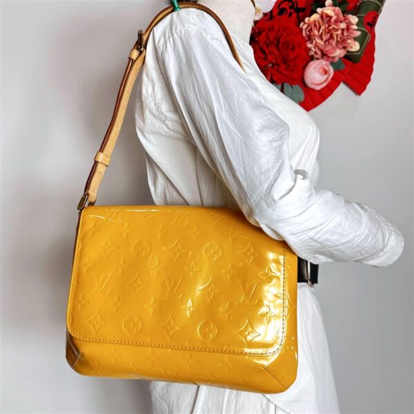 2502-Túi đeo vai-LOUIS VUITTON Thompson Street yellow vernis leather shoulder bag-Như mới21