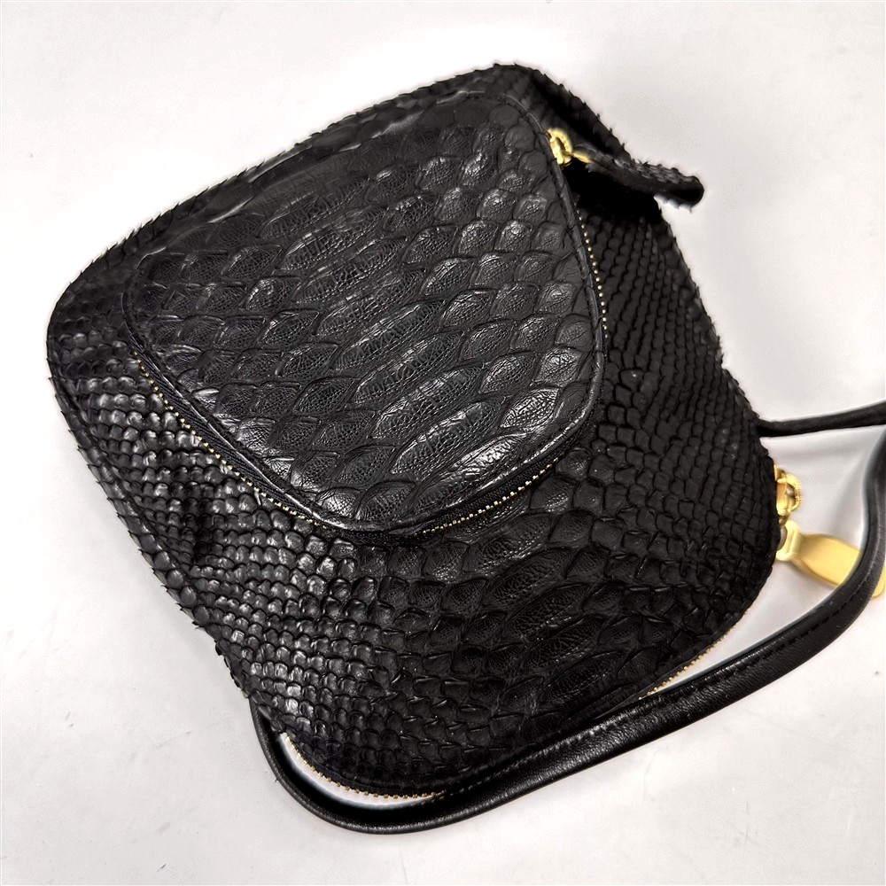 4276-Túi đeo chéo da trăn-BAG LIORE python skin crossbody bag-Gần