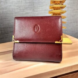 5261-Ví nam/nữ-CARTIER bordeaux must line tri-fold leather wallet-Đã sử dụng