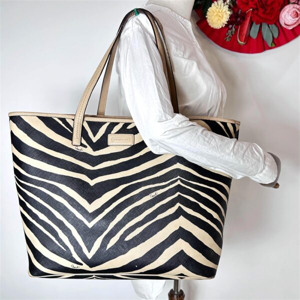 5304-Túi xách tay/đeo vai-COACH Zibra pattern large tote bag2