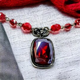 2290-Dây chuyền nữ-CAROLEE faceted smoky red glass necklace-Khá mới