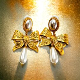2406-Bông tai nữ-MONET Gold tone & faux pearl earrings-Khá mới/chưa sử dụng