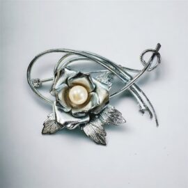 2369-Ghim cài áo-Flower steel color & pearl brooch-Khá mới